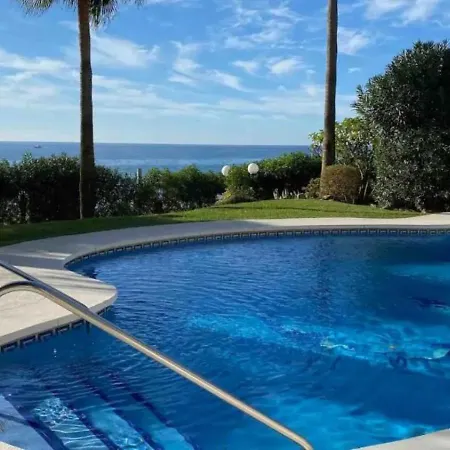 Aguamarina On The Front Apartment Malaga